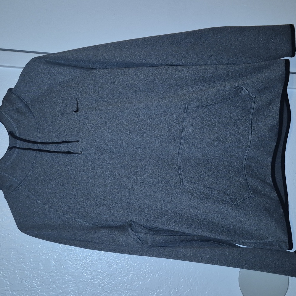Nike women’s Therma- Fit hoodie GRAY Large Fleece lined
